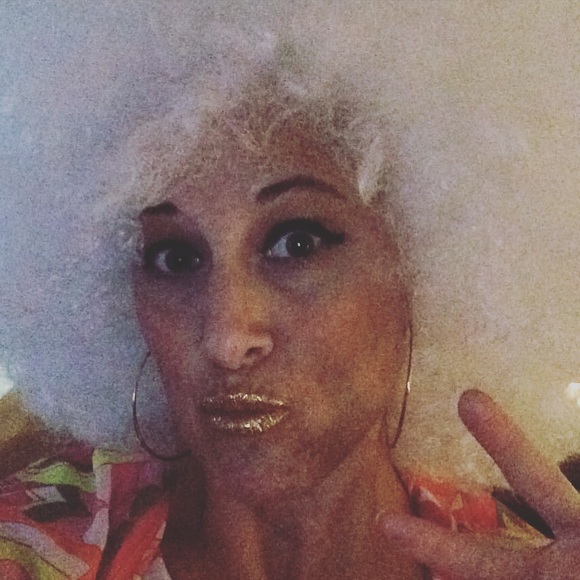 Meet your Posher, Kristen - Picture 2 of 2